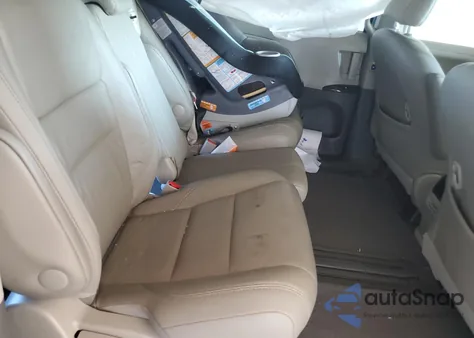 2015 Toyota Sienna Xle z USA, uszkodzony, nr VIN 5TDYK3DC8FS595849